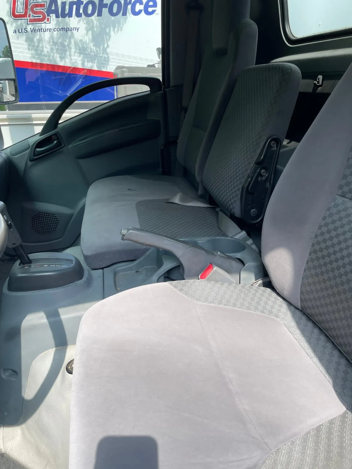 2015 Isuzu NQR in Bensalem, PA — photo 7