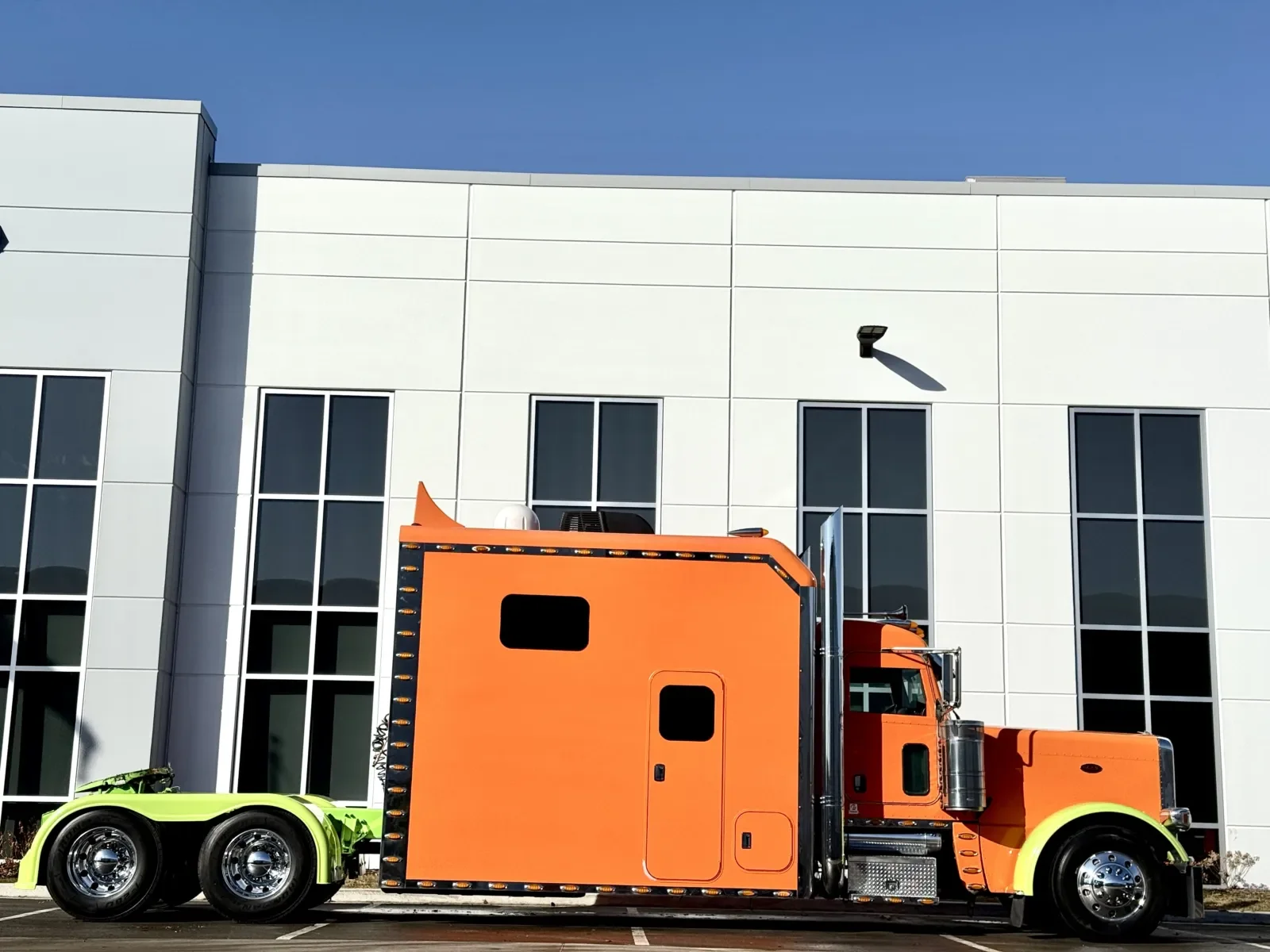 2014 Peterbilt 389 - image 3