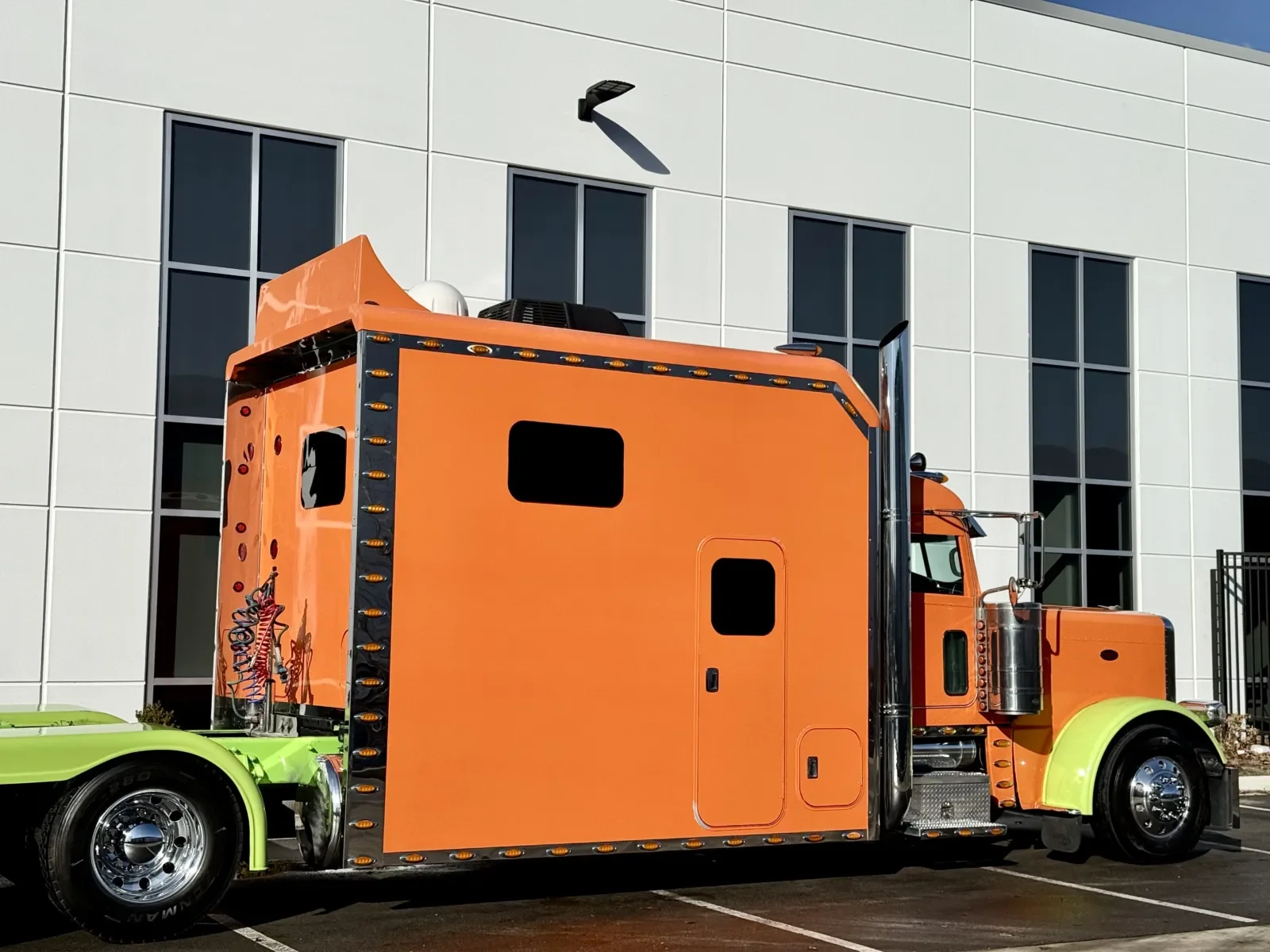 2014 Peterbilt 389 in New Lenox, IL — photo 7