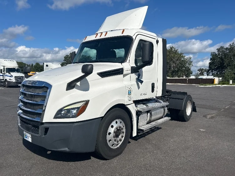 2020 Freightliner Cascadia in Ocala, FL — photo 3