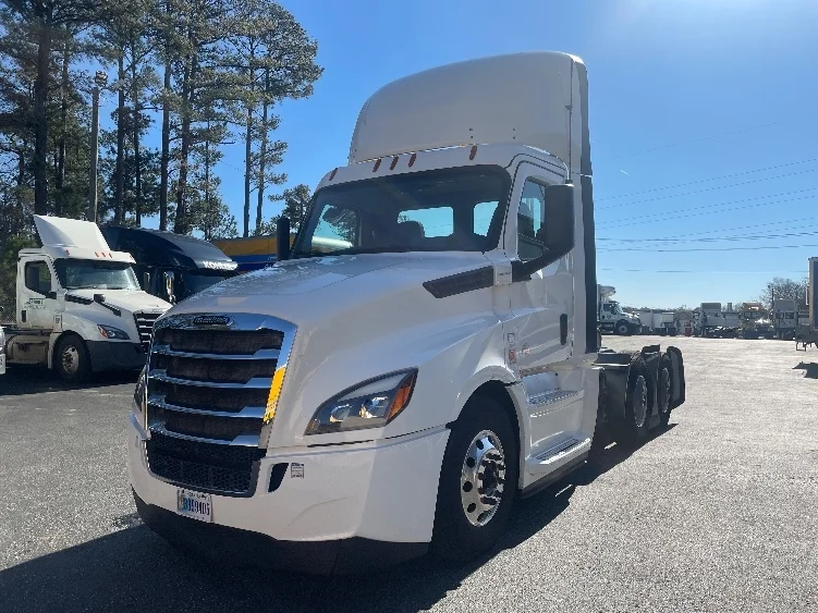 2019 Freightliner Cascadia in Spartanburg, SC — photo 3