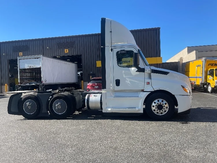 2019 Freightliner Cascadia in Spartanburg, SC — photo 8
