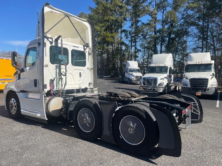 2019 Freightliner Cascadia in Spartanburg, SC — photo 5