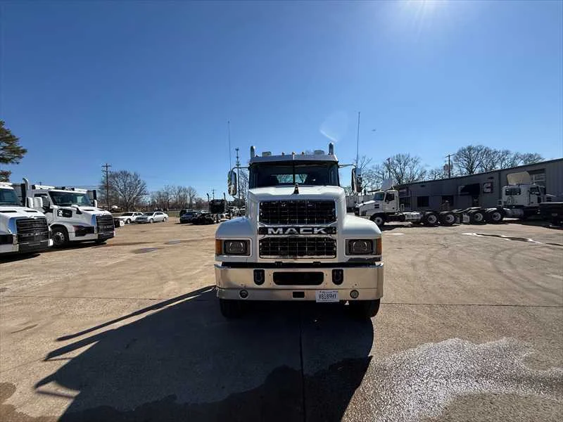 2021 Mack Pinnacle - image 8