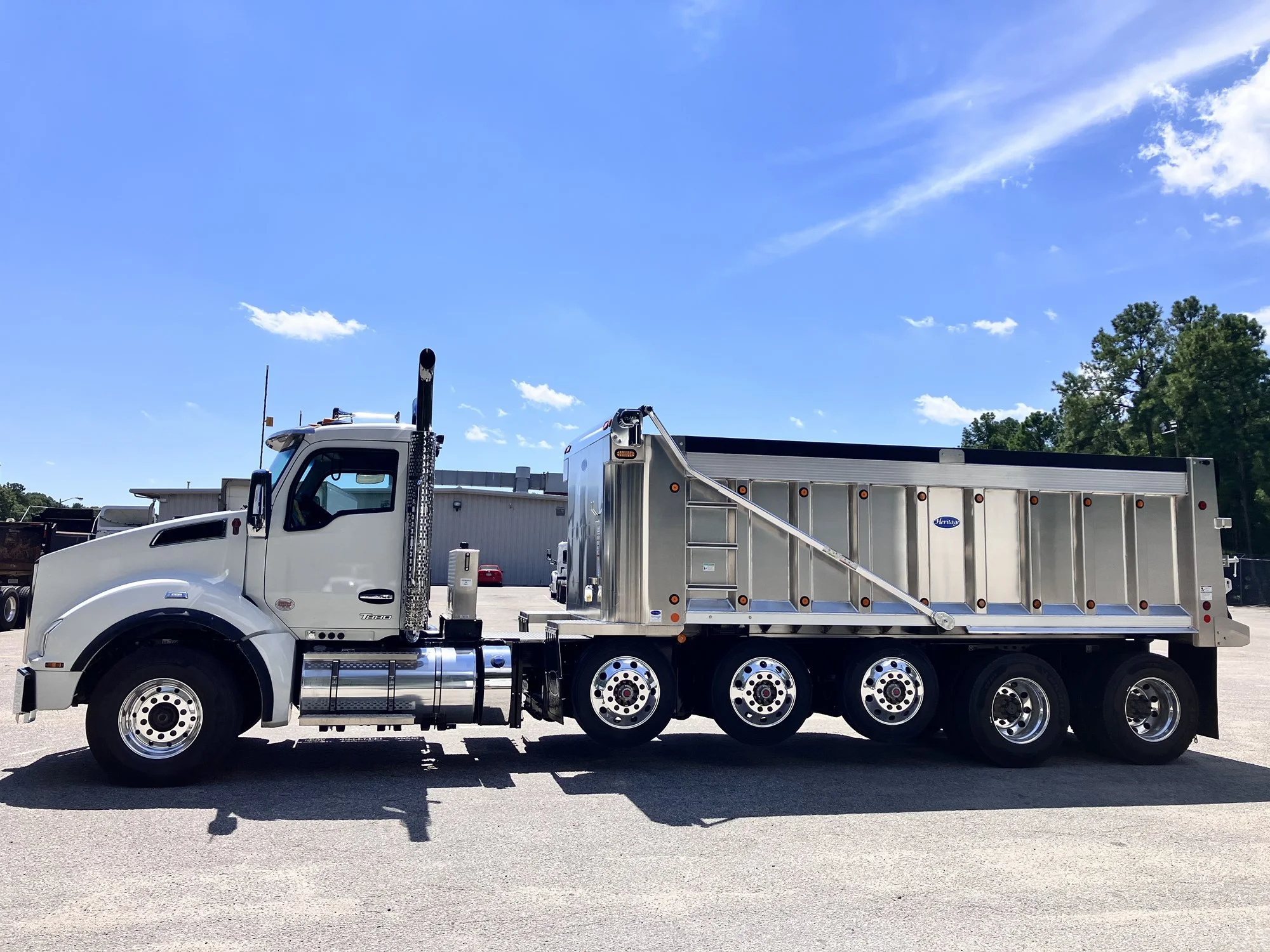 2026 Kenworth T880 - image 2