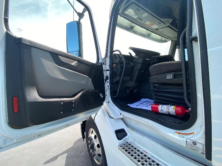 2022 Volvo in La Porte, IN — photo 9