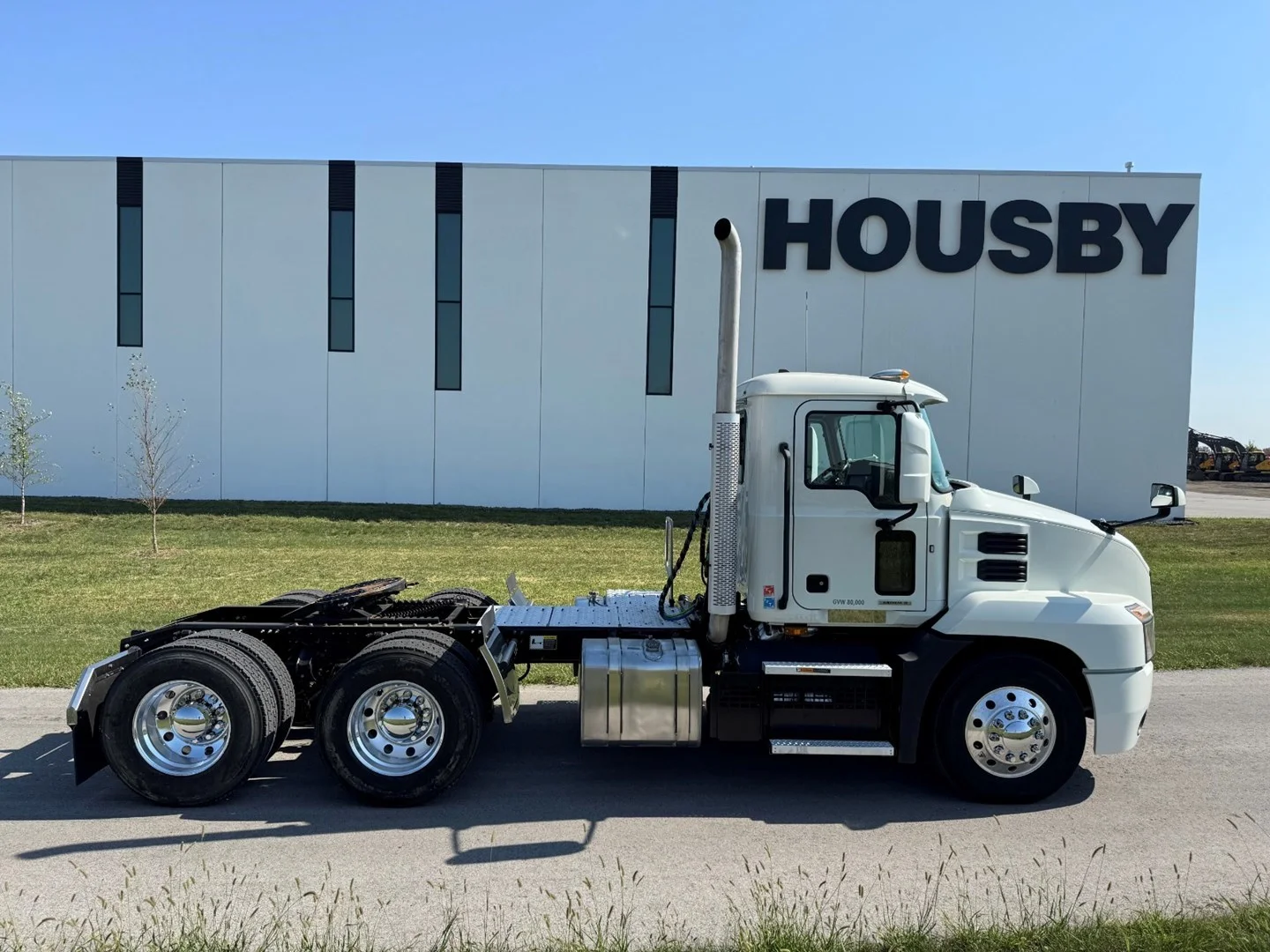 2022 MACK AN64T - USED TRUCKS DAY CAB - image 7
