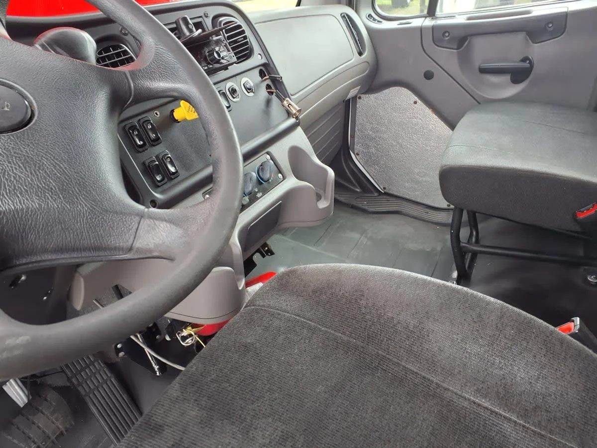 2020 Freightliner M2 106 - image 8