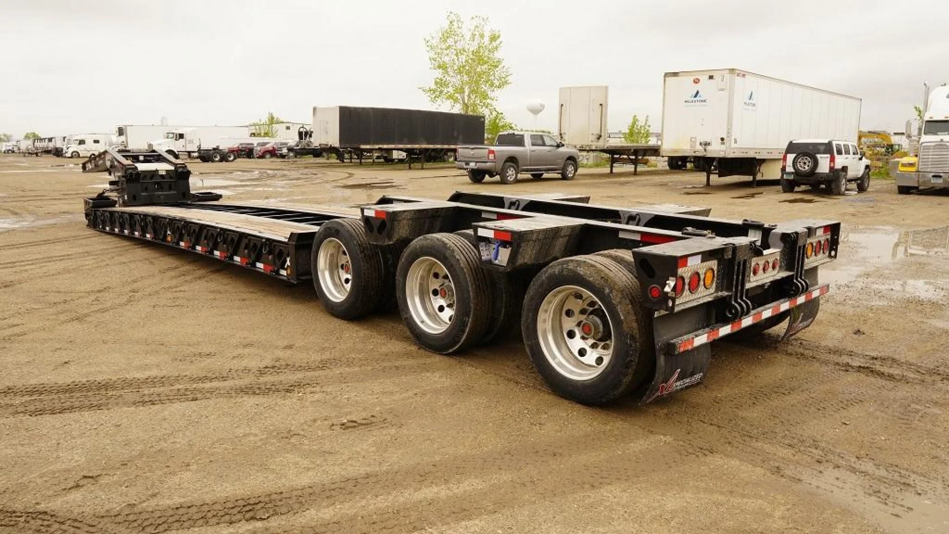 2025 XL Specialized - image 3