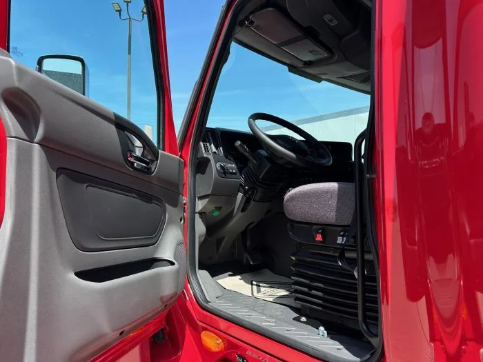 2026 International LT - image 6