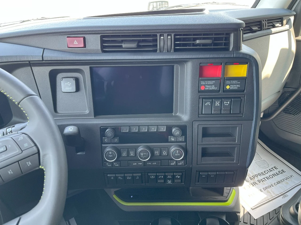 2026 Volvo VNL 660 in Pendleton, IN — photo 12