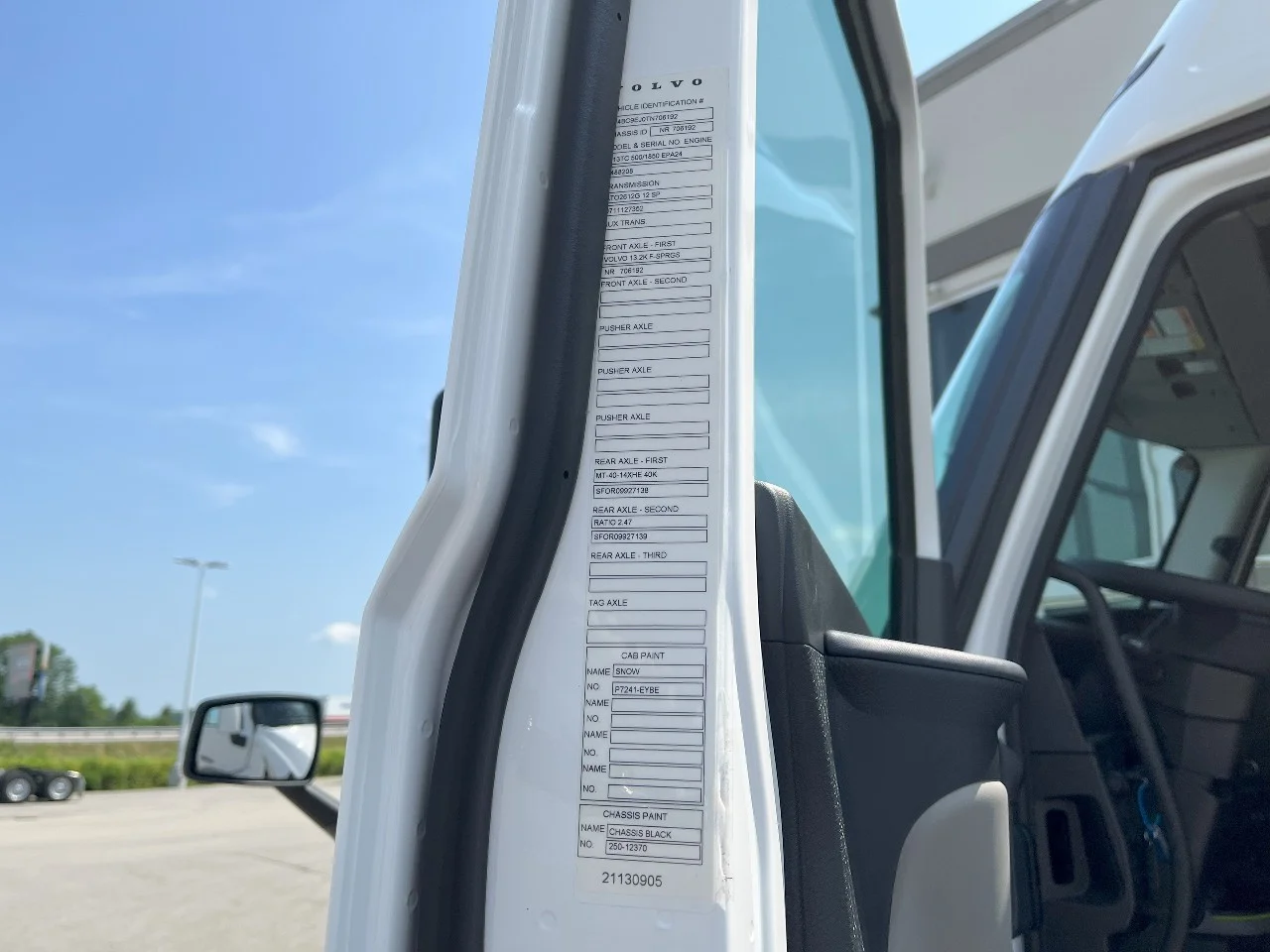2026 Volvo VNL 660 in Pendleton, IN — photo 10