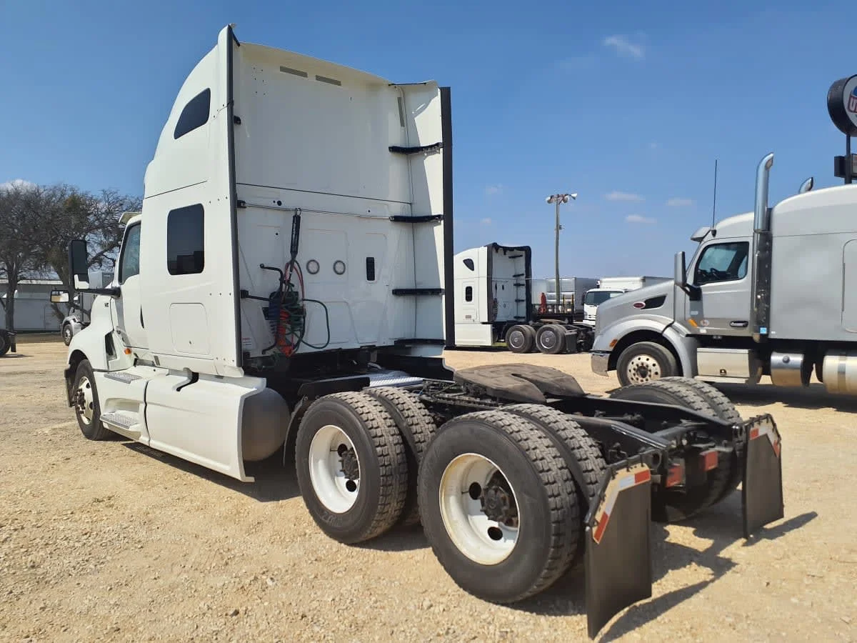 2020 International LT in Converse, TX — photo 6