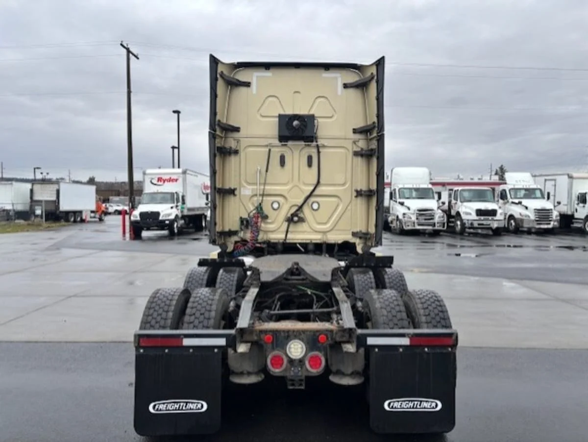 2019 Freightliner Cascadia in Tacoma, WA — photo 5