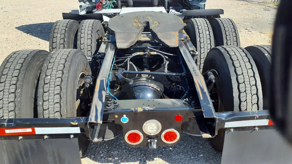 2022 Freightliner Cascadia - image 11