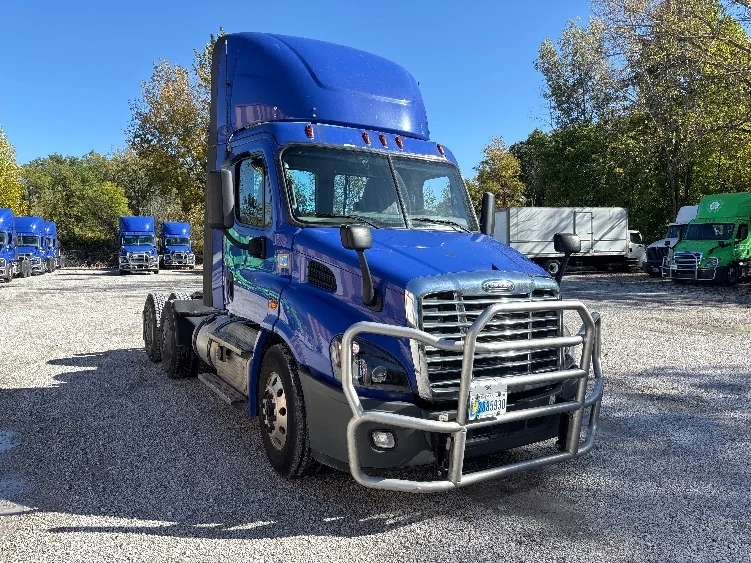 2020 Freightliner Cascadia in South Bend, IN