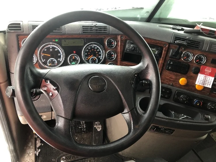 2017 Freightliner Cascadia - image 10