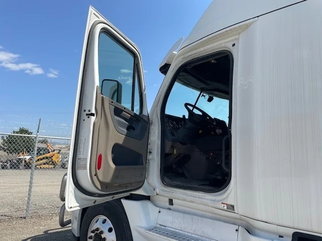 2017 Freightliner Cascadia in Spokane Valley, WA — photo 8