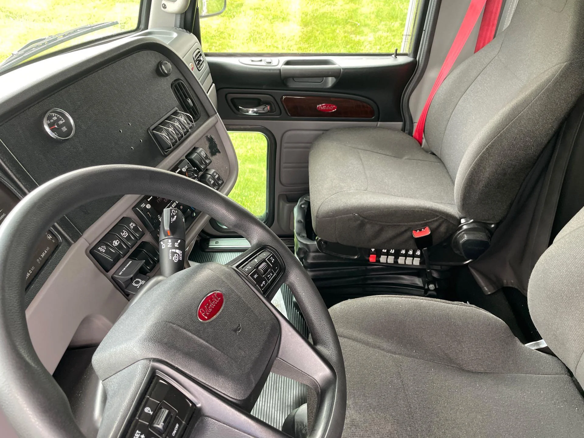 2022 Peterbilt 389 in Etna, OH — photo 9