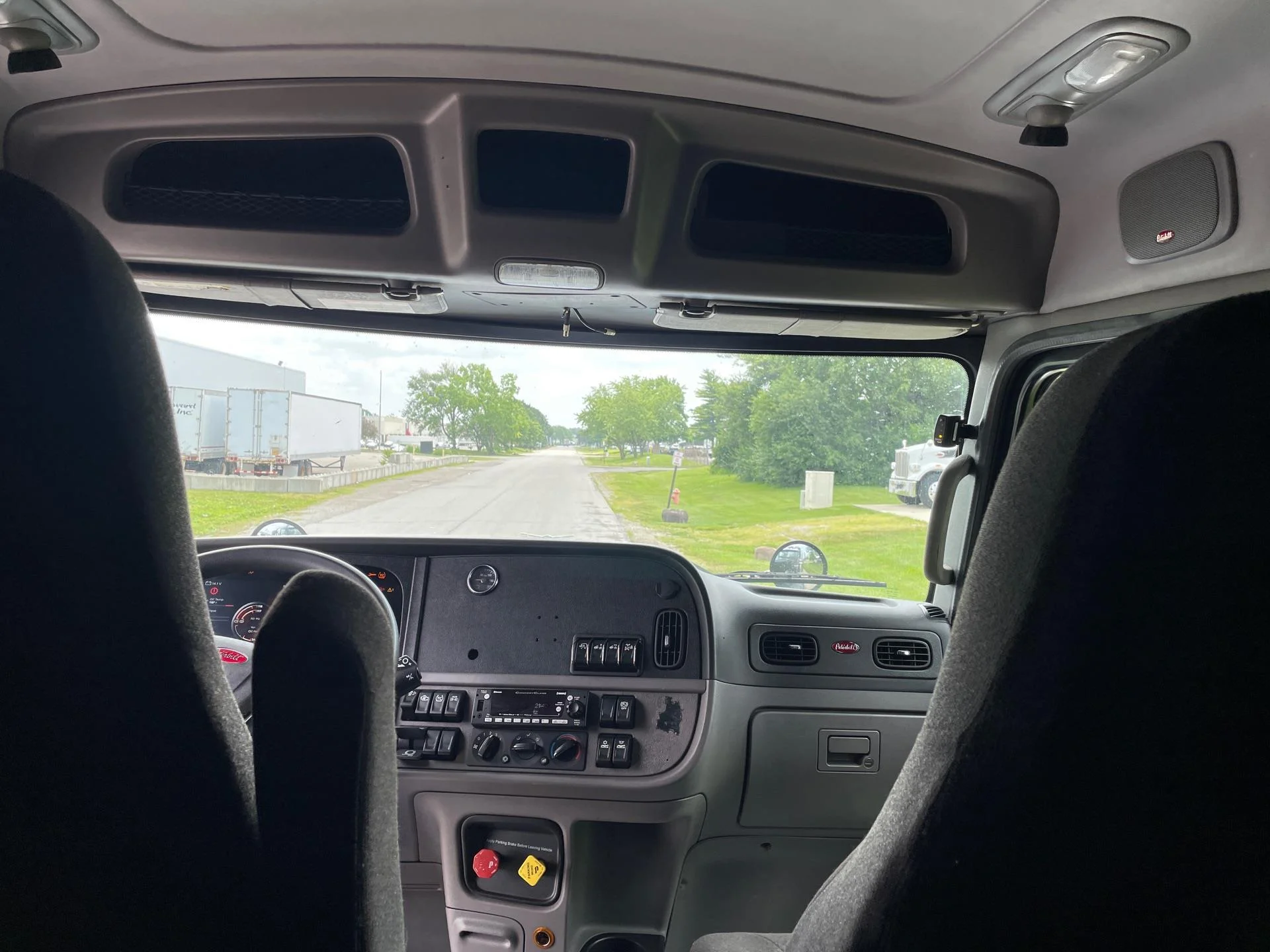 2022 Peterbilt 389 in Etna, OH — photo 16