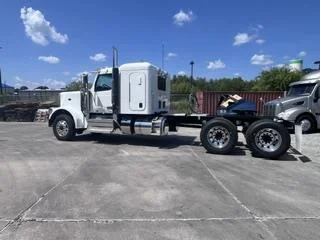 2027 Peterbilt 589 — photo 3