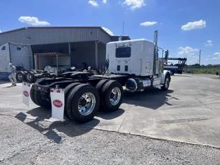 2027 Peterbilt 589 — photo 7