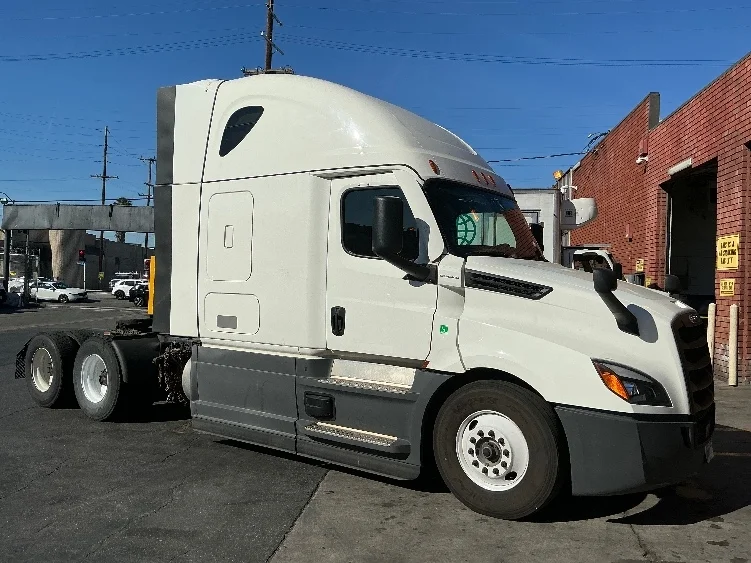 2023 Freightliner Cascadia in Torrance, CA