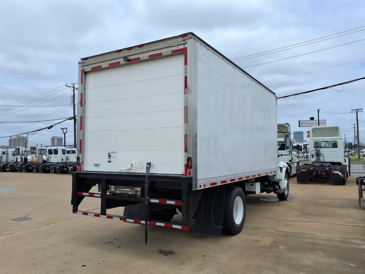 2019 International 4300 in Dallas, TX — photo 4
