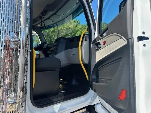 2027 Peterbilt 567 in Tampa, FL — photo 17