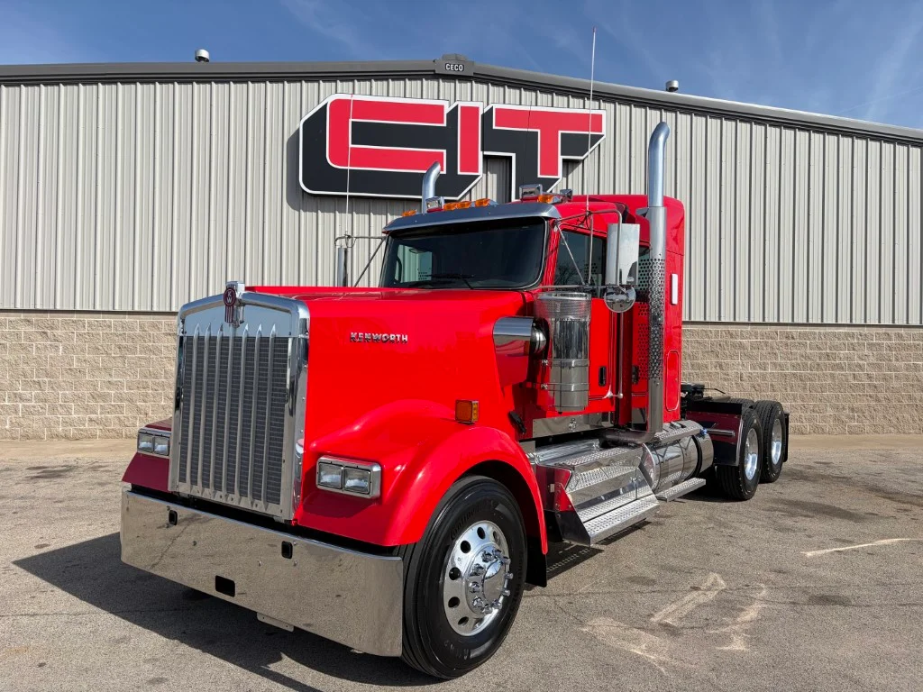 2027 Kenworth W900 in Morton, IL