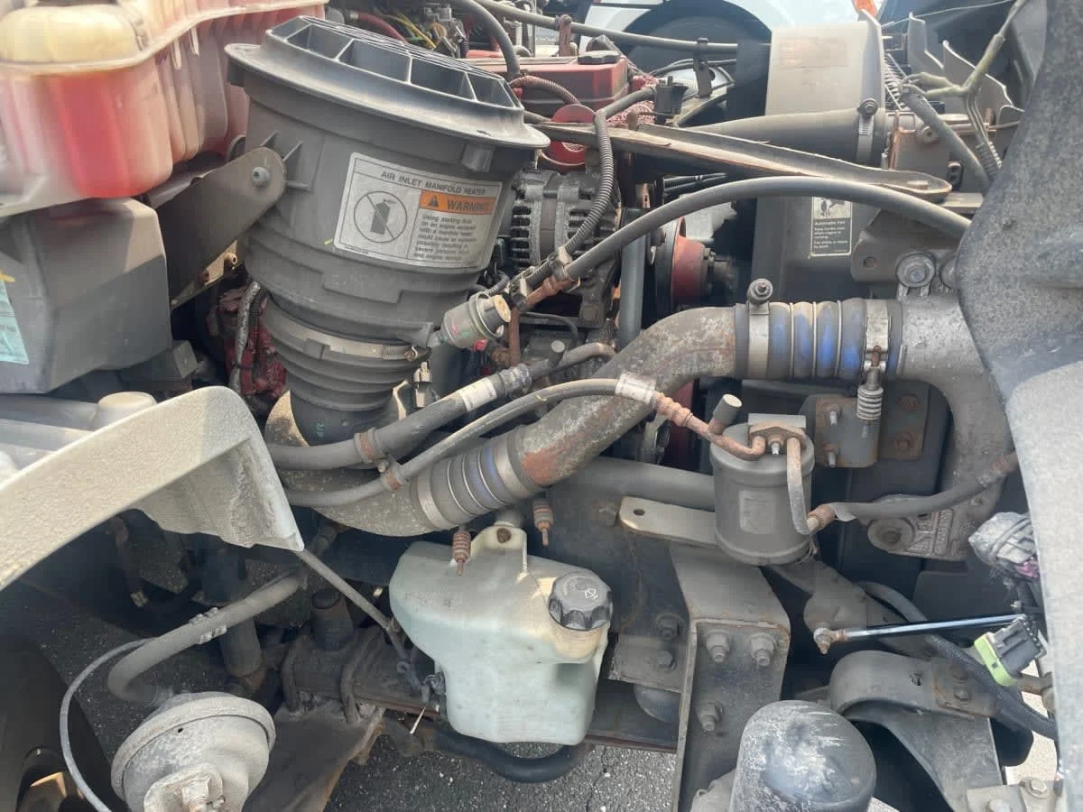 2015 Freightliner M2 106 - image 16