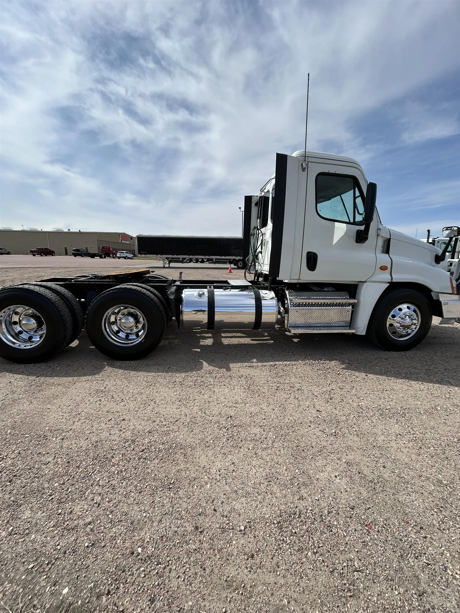 2015 Freightliner Cascadia in Sioux Falls, SD — photo 3