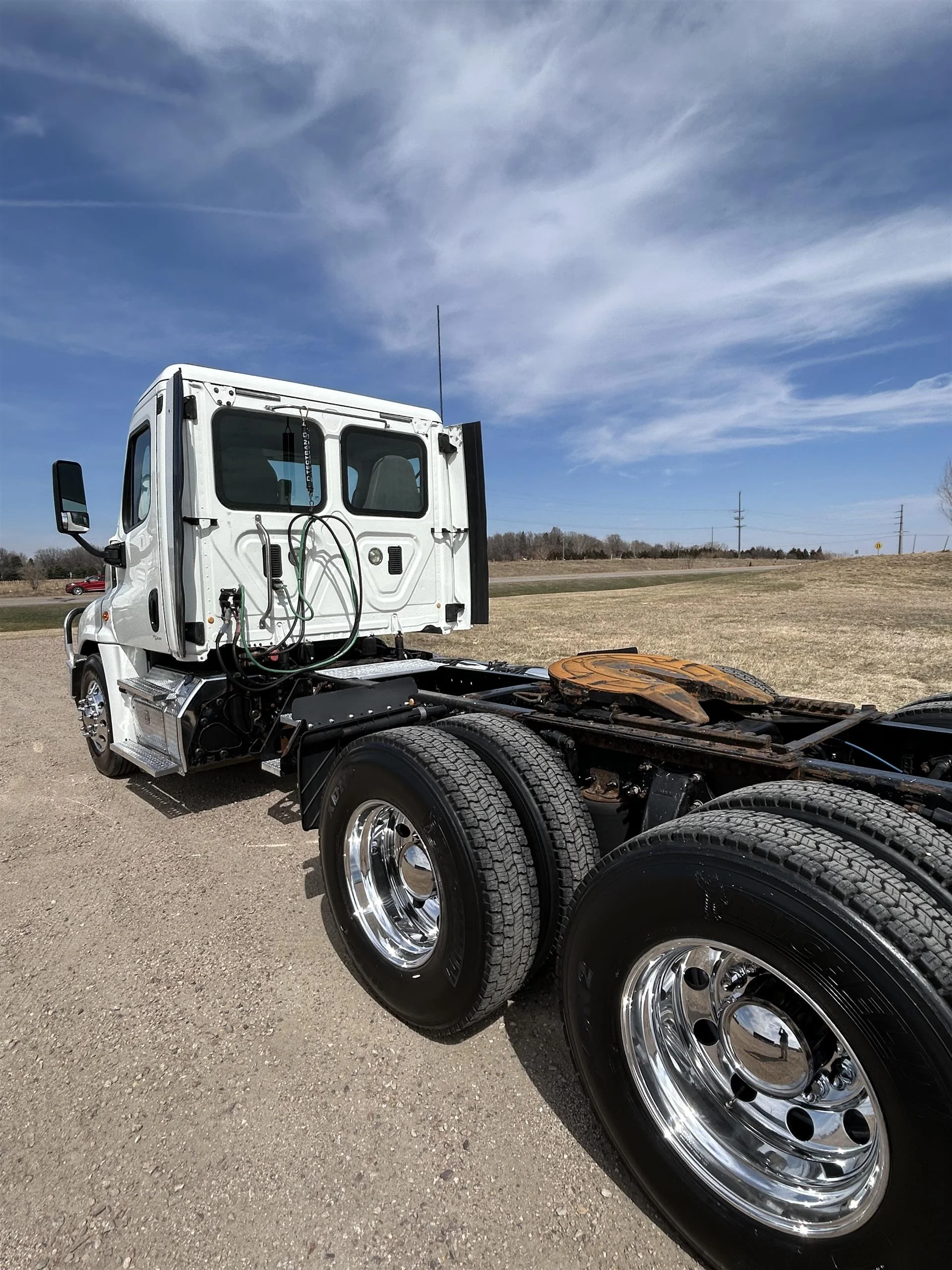 2015 Freightliner Cascadia in Sioux Falls, SD — photo 5