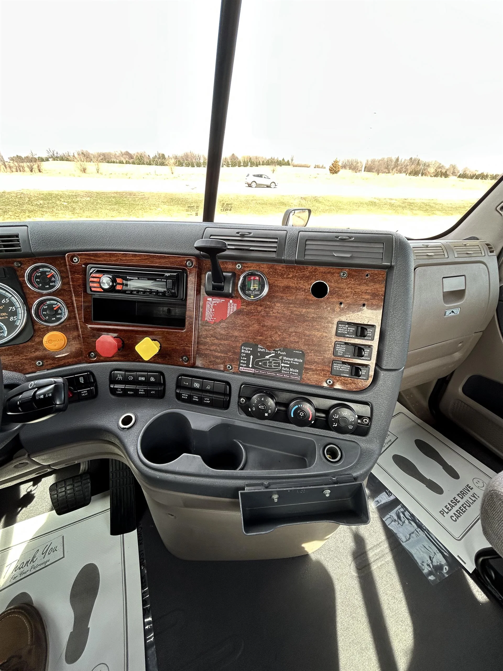 2015 Freightliner Cascadia in Sioux Falls, SD — photo 10