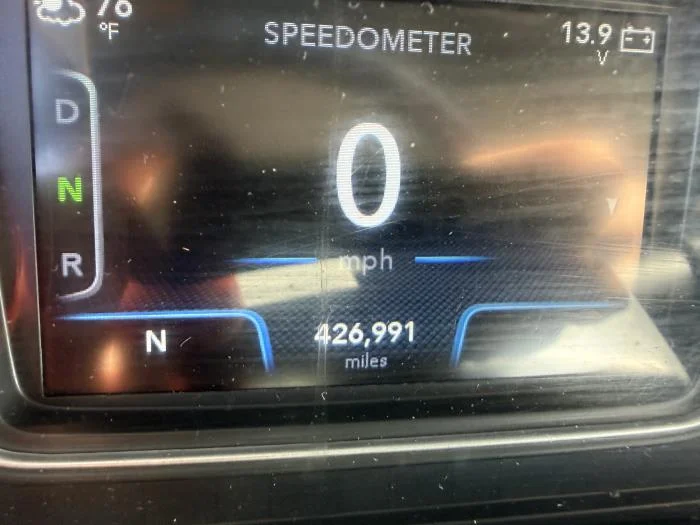 2020 International LT - image 12