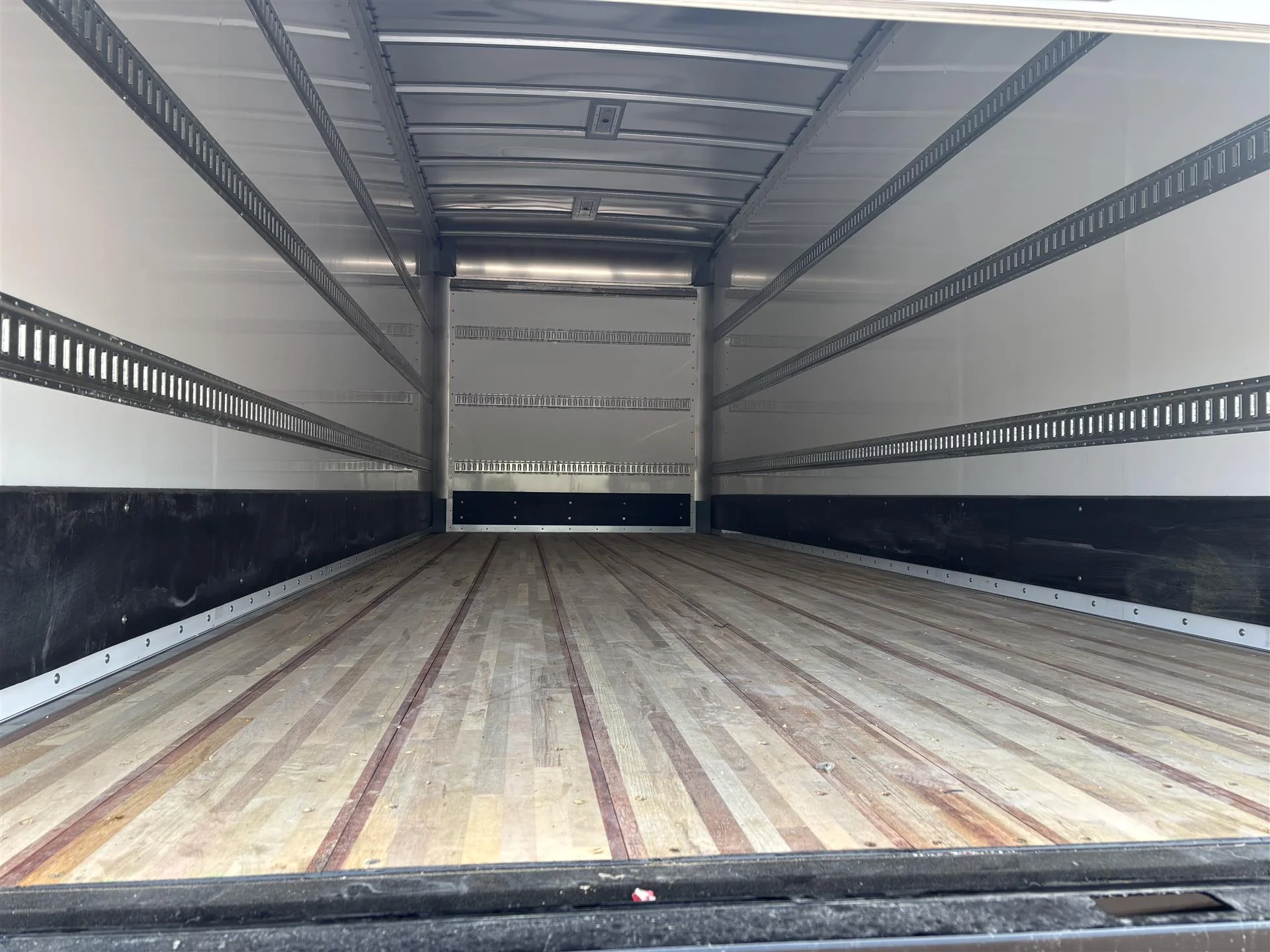 2027 Freightliner M2 106 in Inver Grove Heights, MN — photo 8