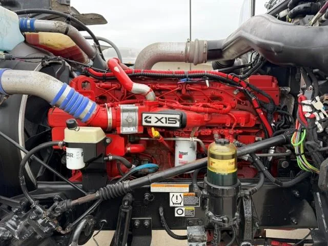 2022 Peterbilt 389 — photo 13