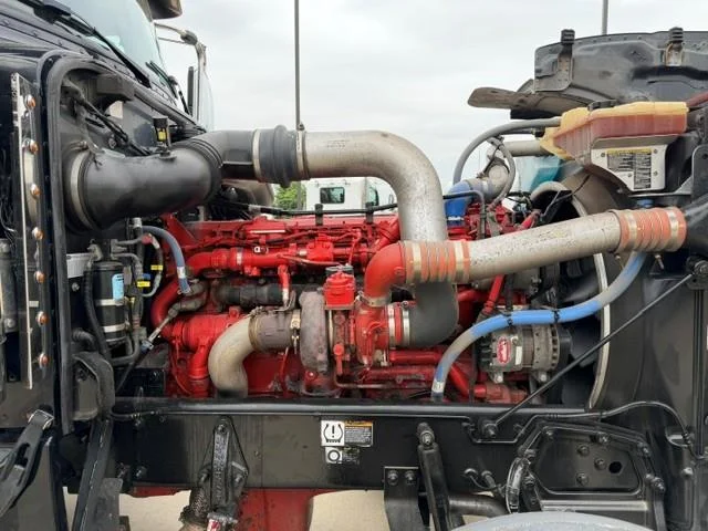 2022 Peterbilt 389 — photo 15