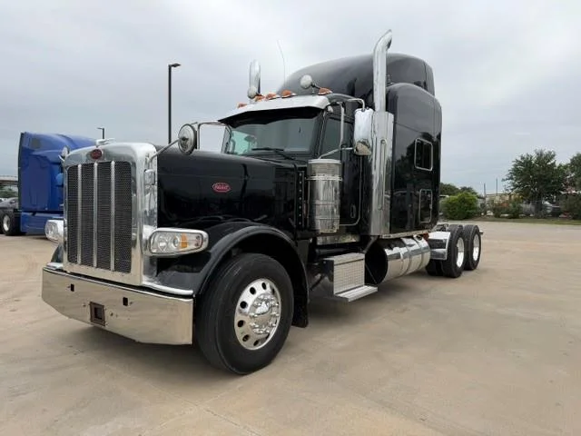 2022 Peterbilt 389 — photo 2