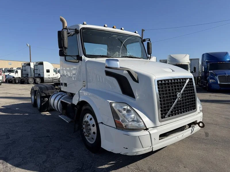 2018 Volvo VNL 300 in Dallas