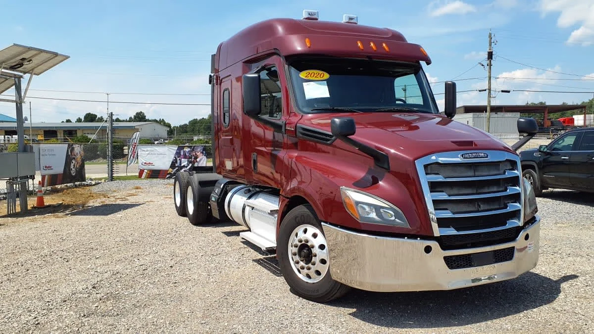 2020 Freightliner Cascadia in Birmingham, AL — photo 3