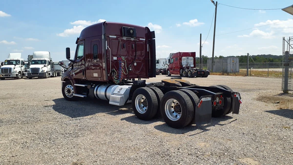 2020 Freightliner Cascadia in Birmingham, AL — photo 6