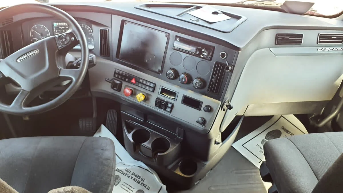 2020 Freightliner Cascadia in Birmingham, AL — photo 7