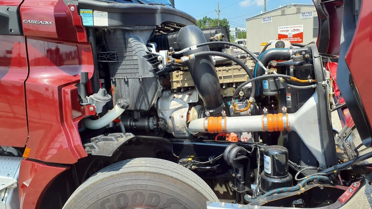 2020 Freightliner Cascadia in Birmingham, AL — photo 10