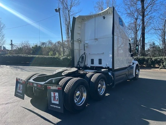 2021 Peterbilt 579 in Charlotte, NC — photo 4