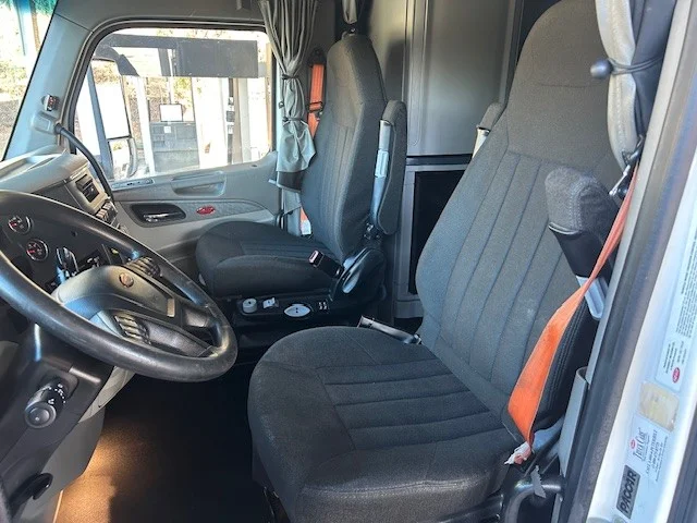 2021 Peterbilt 579 in Charlotte, NC — photo 11