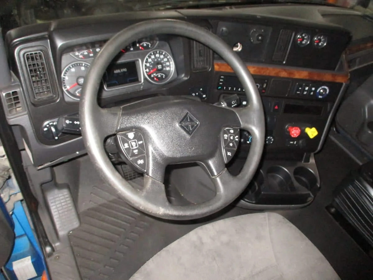 2021 International LT in Commerce City, CO — photo 7