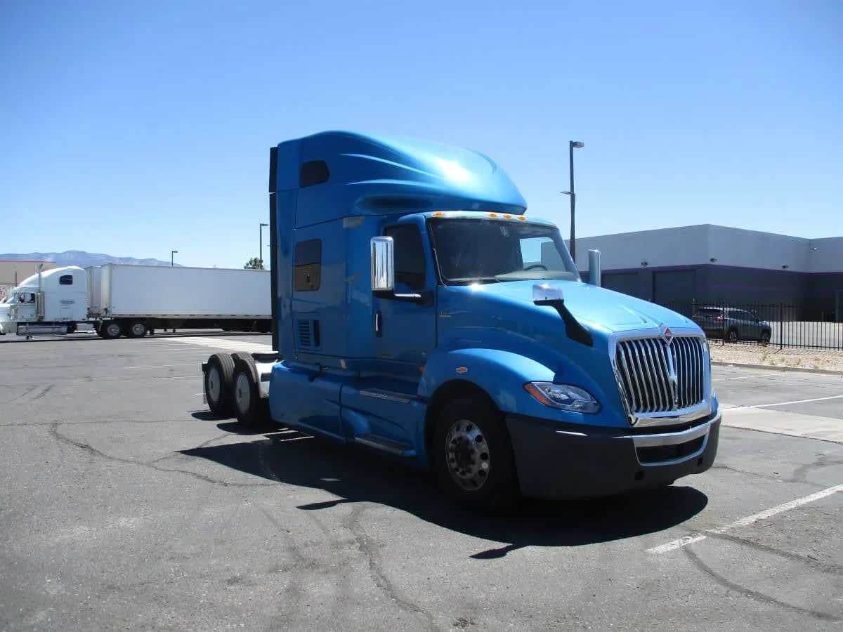 2021 International LT in Commerce City, CO — photo 3