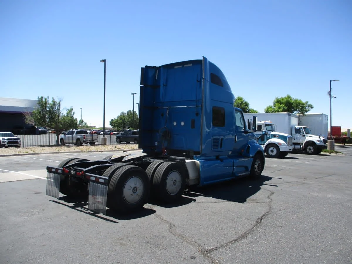 2021 International LT in Commerce City, CO — photo 4