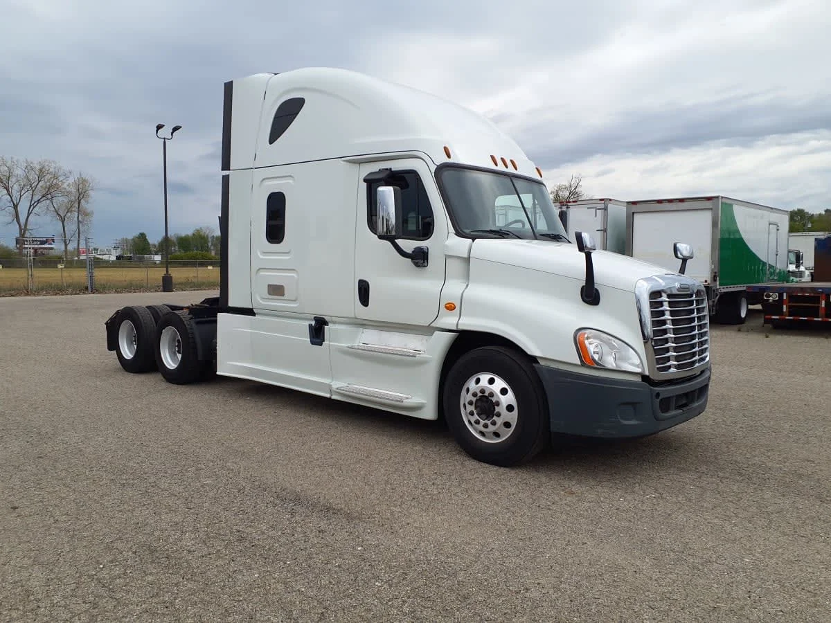 2016 Freightliner Cascadia in Wayland, MI — photo 3
